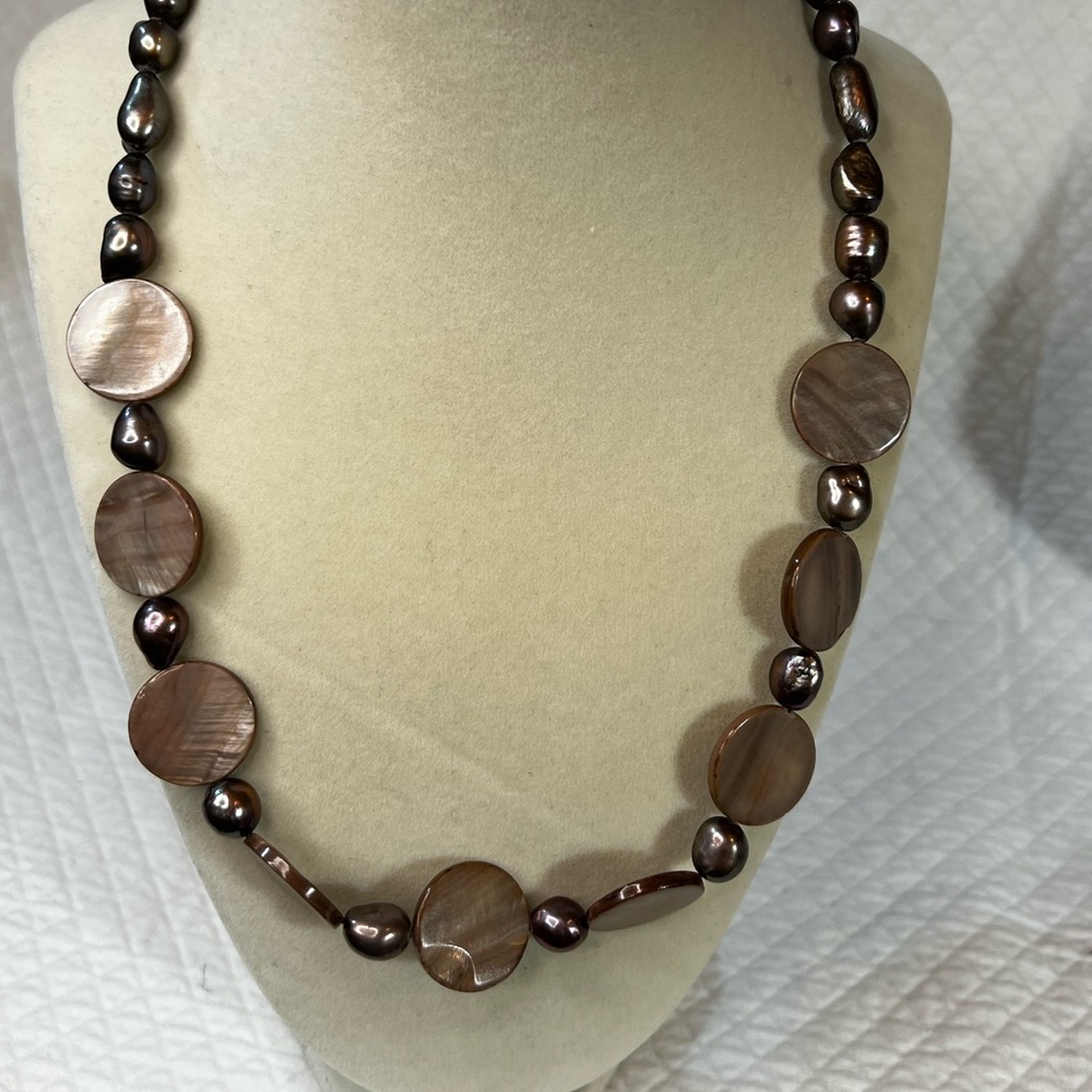 Handmade Vintage Mother of Pearls Necklace from the 1980s - Picture 2 of 5